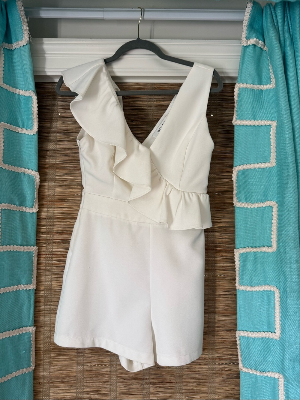 DO+BE White Textured Fabric Top